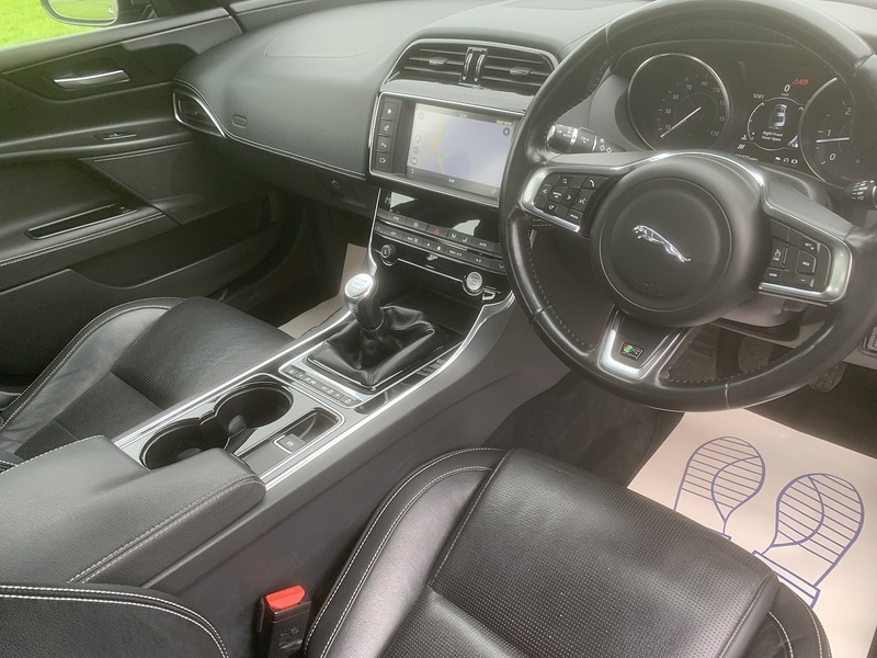 Jaguar 2.0d R-Sport Saloon 4dr Diesel Manual Euro 6 (s/s) (163 ps)