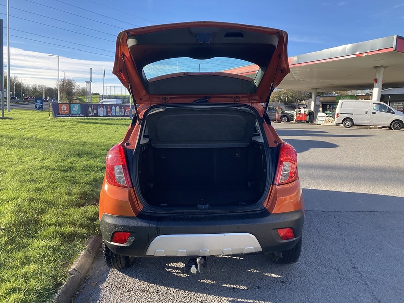 Vauxhall 1.6i Tech Line SUV 5dr Petrol Manual 2WD Euro 6 (s/s) (115 ps)