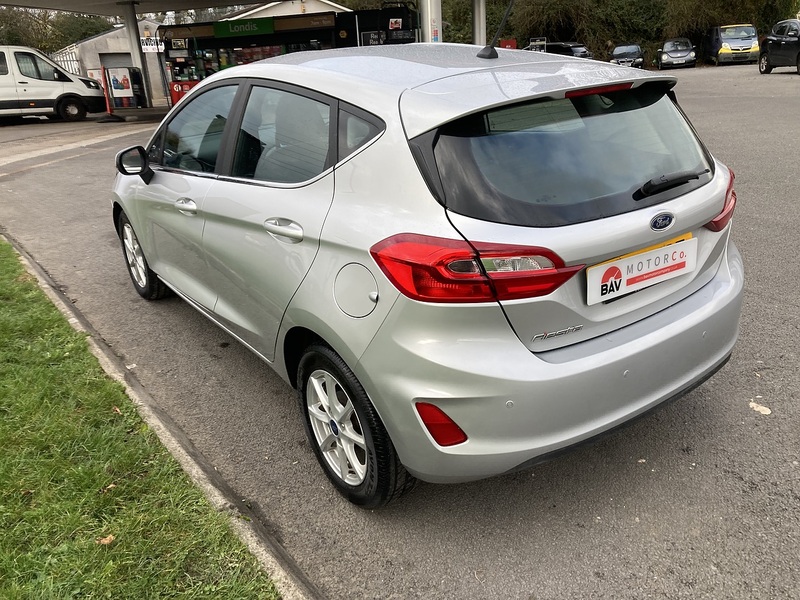 Ford 1.0T EcoBoost Zetec Hatchback 5dr Petrol Manual Euro 6 (s/s) (100 ps)