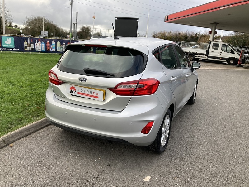 Ford 1.0T EcoBoost Zetec Hatchback 5dr Petrol Manual Euro 6 (s/s) (100 ps)