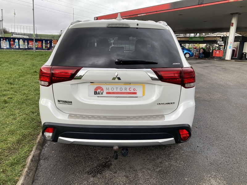 Mitsubishi 2.2 DI-D 4 SUV 5dr Diesel Auto 4WD Euro 6 (147 ps)