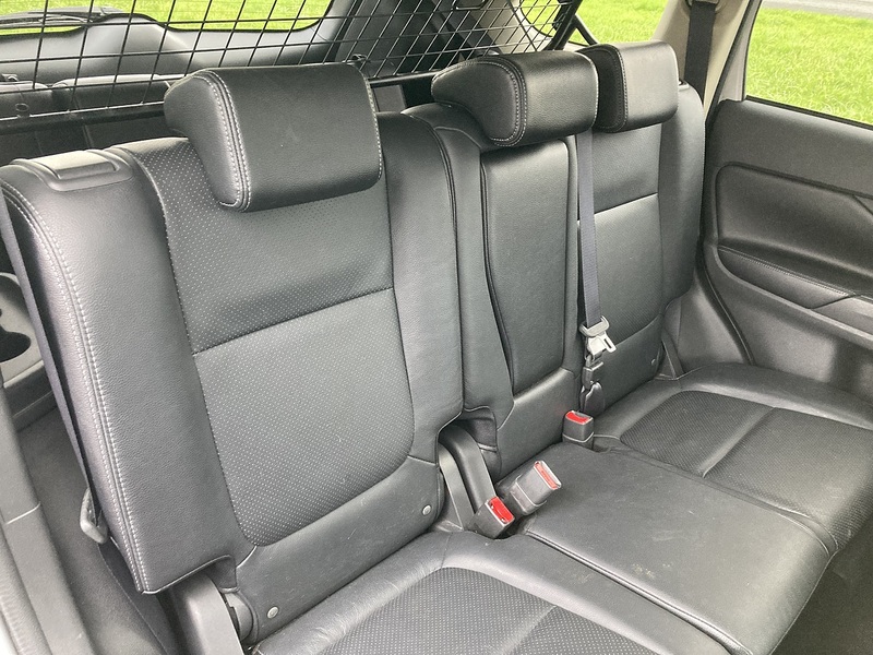 Mitsubishi 2.2 DI-D 4 SUV 5dr Diesel Auto 4WD Euro 6 (147 ps)