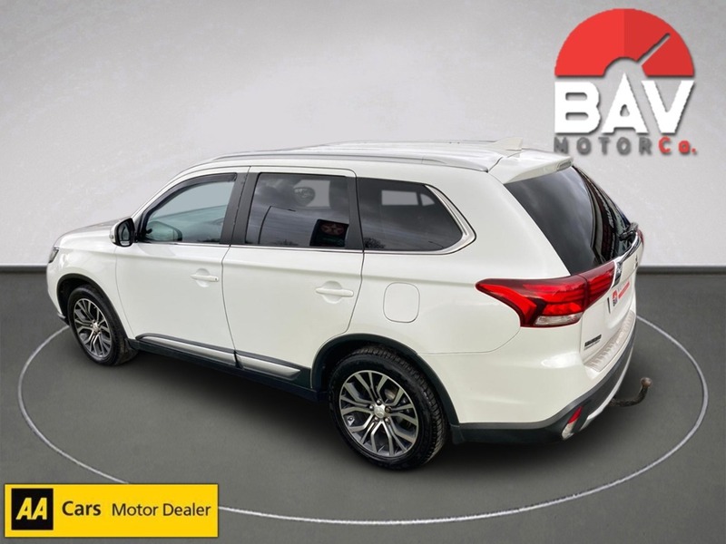 Mitsubishi 2.2 DI-D 4 SUV 5dr Diesel Auto 4WD Euro 6 (147 ps)