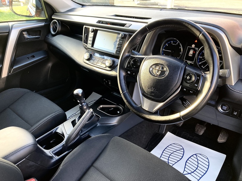 Toyota 2.0 D-4D Business Edition Plus SUV 5dr Diesel Manual Euro 6 (s/s) (Safety Sense, Nav) (143 ps)