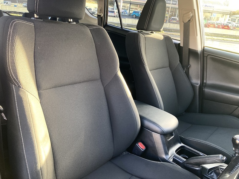 Toyota 2.0 D-4D Business Edition Plus SUV 5dr Diesel Manual Euro 6 (s/s) (Safety Sense, Nav) (143 ps)