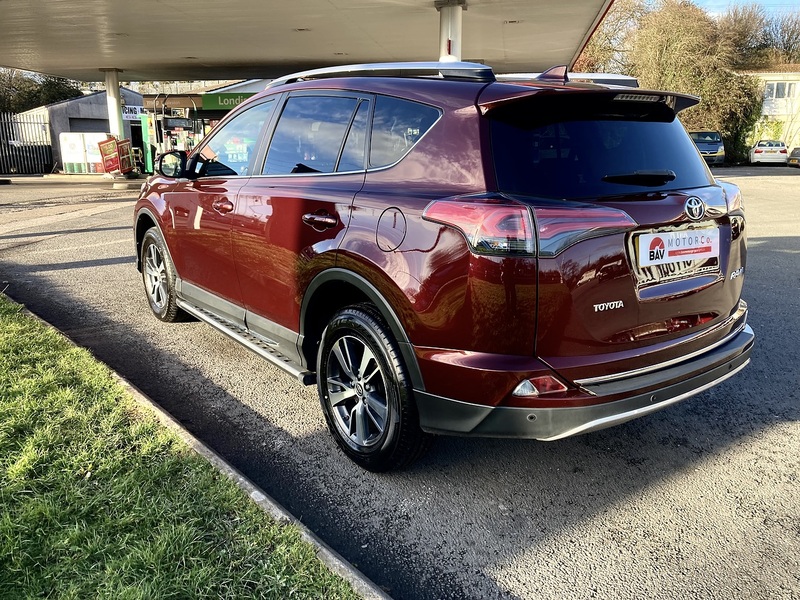 Toyota 2.0 D-4D Business Edition Plus SUV 5dr Diesel Manual Euro 6 (s/s) (Safety Sense, Nav) (143 ps)