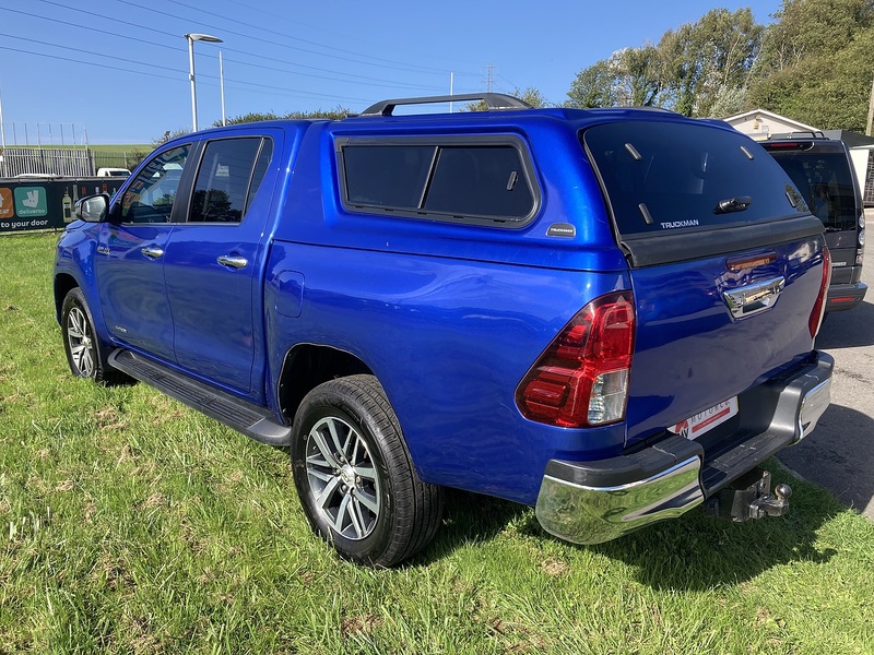 Toyota 2.4 D-4D Invincible Pickup Double Cab 4dr Diesel Manual 4WD Euro 6 (s/s) (TSS) (150 ps)