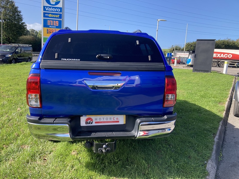 Toyota 2.4 D-4D Invincible Pickup Double Cab 4dr Diesel Manual 4WD Euro 6 (s/s) (TSS) (150 ps)