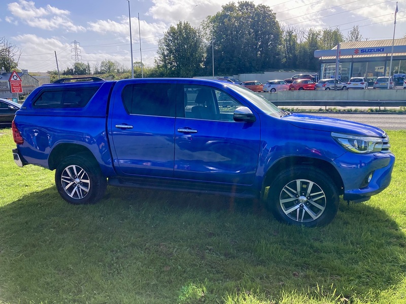 Toyota 2.4 D-4D Invincible Pickup Double Cab 4dr Diesel Manual 4WD Euro 6 (s/s) (TSS) (150 ps)
