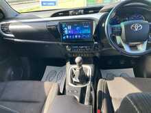 Toyota 2.4 D-4D Invincible Pickup Double Cab 4dr Diesel Manual 4WD Euro 6 (s/s) (TSS) (150 ps)