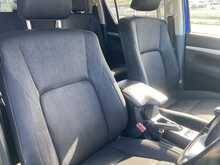 Toyota 2.4 D-4D Invincible Pickup Double Cab 4dr Diesel Manual 4WD Euro 6 (s/s) (TSS) (150 ps)
