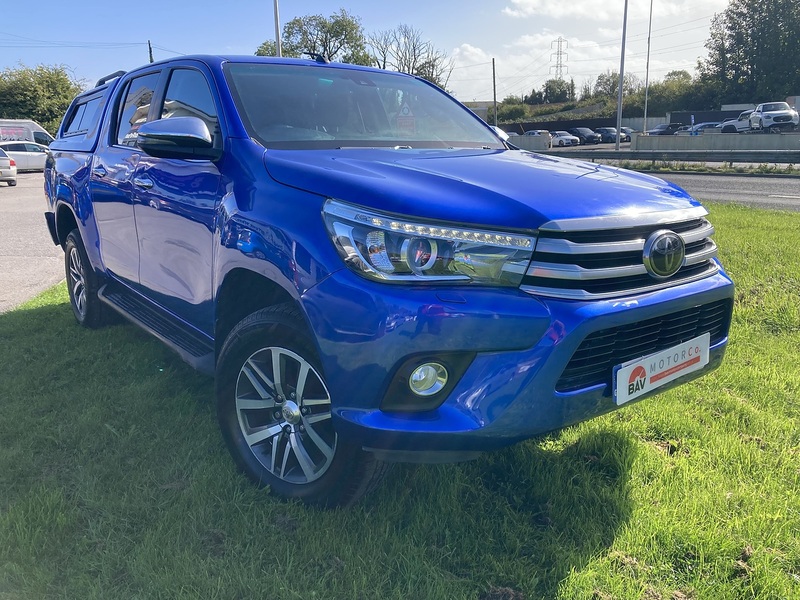 Toyota 2.4 D-4D Invincible Pickup Double Cab 4dr Diesel Manual 4WD Euro 6 (s/s) (TSS) (150 ps)