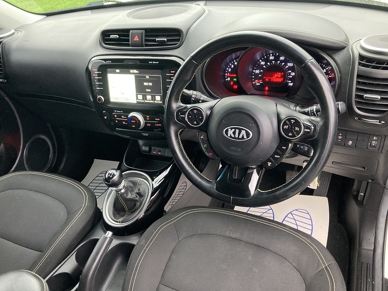 Kia 1.6 CRDi Mixx SUV 5dr Diesel Manual Euro 5 (126 bhp)
