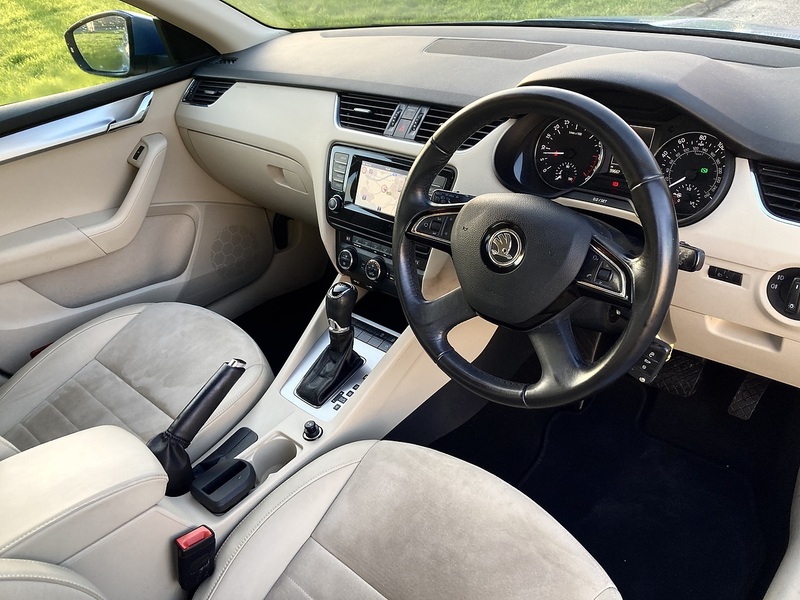 Skoda 2.0 TDI Elegance Hatchback 5dr Diesel DSG Euro 5 (s/s) (150 ps)