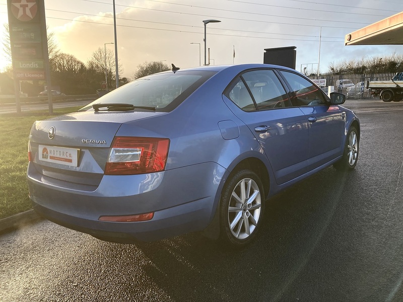 Skoda 2.0 TDI Elegance Hatchback 5dr Diesel DSG Euro 5 (s/s) (150 ps)