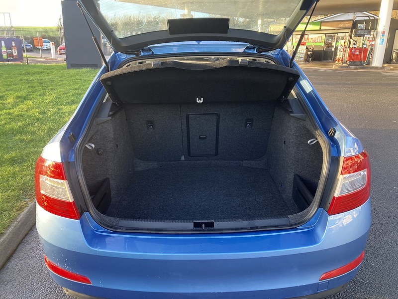 Skoda 2.0 TDI Elegance Hatchback 5dr Diesel DSG Euro 5 (s/s) (150 ps)