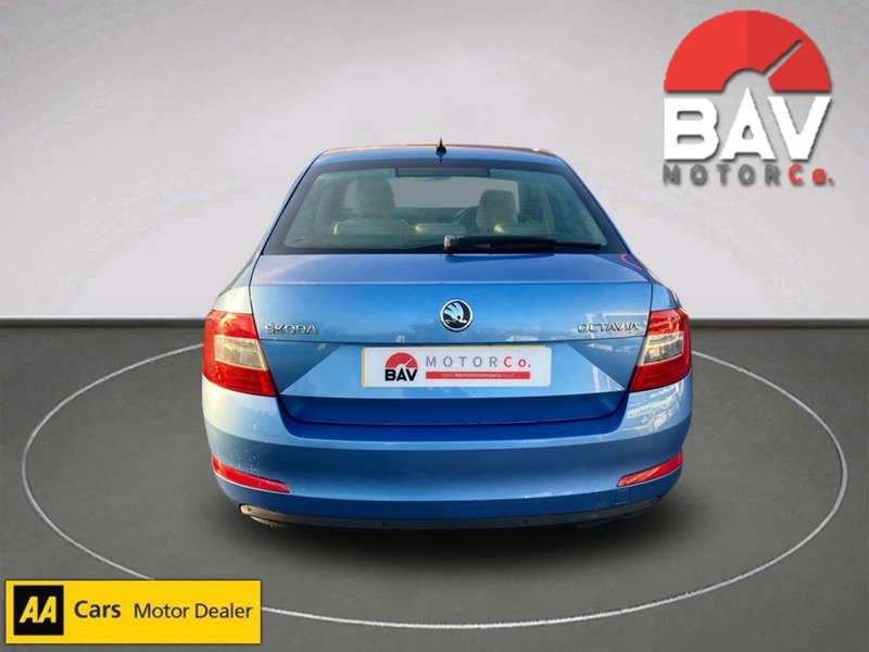 Skoda 2.0 TDI Elegance Hatchback 5dr Diesel DSG Euro 5 (s/s) (150 ps)