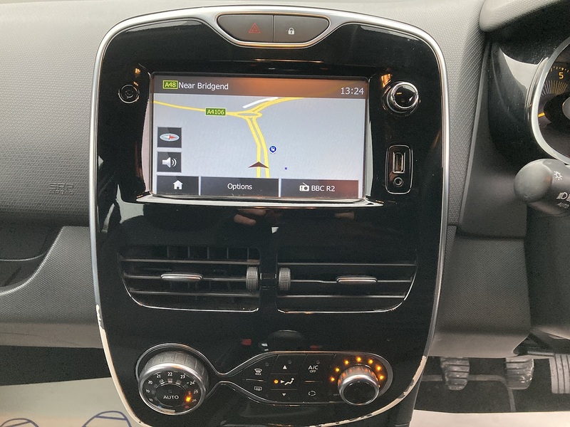 Renault 1.5 dCi Dynamique S Nav Hatchback 5dr Diesel Manual Euro 6 (s/s) (90 ps)