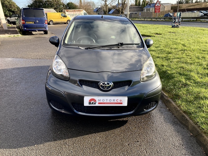 Toyota 1.0 VVT-i Go Hatchback 5dr Petrol Manual Euro 5 (67 ps)