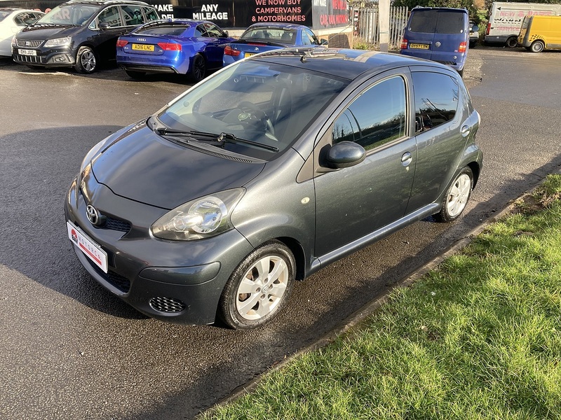 Toyota 1.0 VVT-i Go Hatchback 5dr Petrol Manual Euro 5 (67 ps)