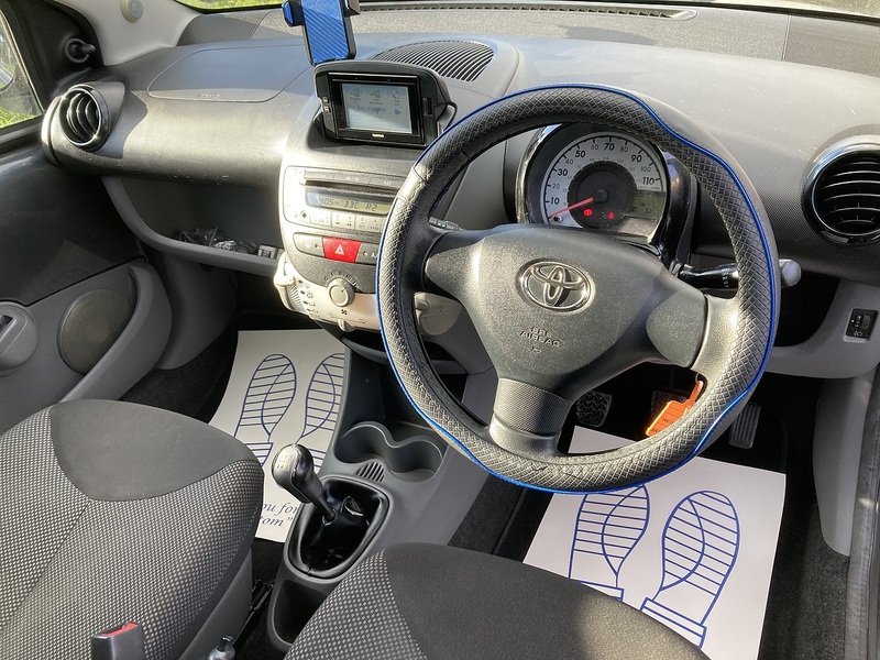 Toyota 1.0 VVT-i Go Hatchback 5dr Petrol Manual Euro 5 (67 ps)