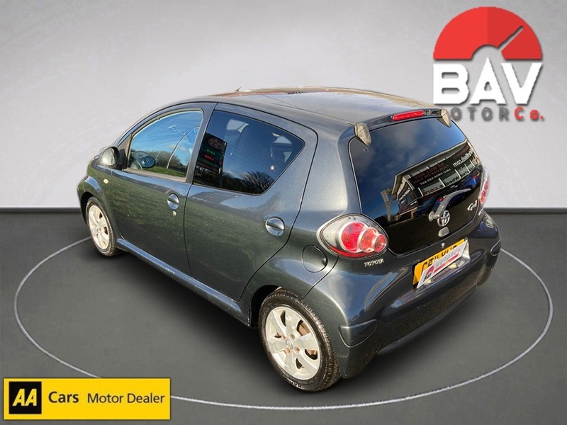 Toyota 1.0 VVT-i Go Hatchback 5dr Petrol Manual Euro 5 (67 ps)