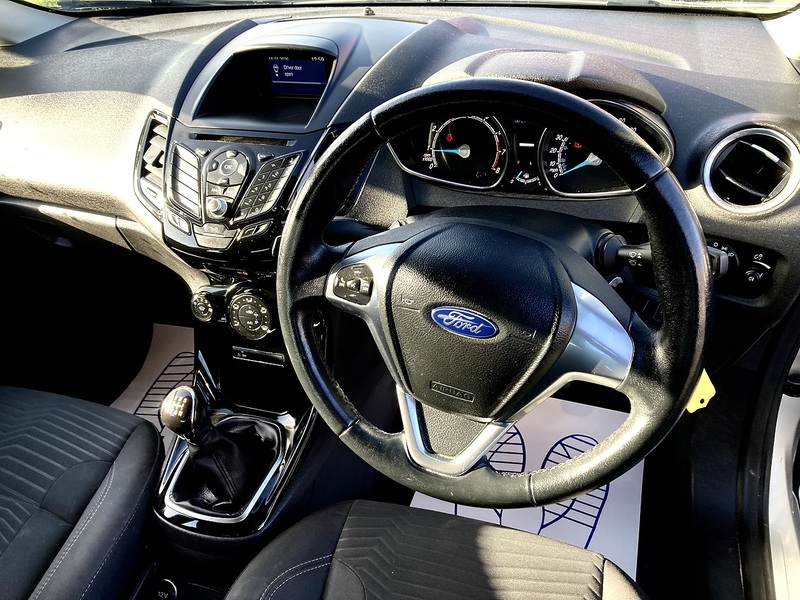 Ford 1.0T EcoBoost Zetec Hatchback 5dr Petrol Manual Euro 6 (s/s) (100 ps)