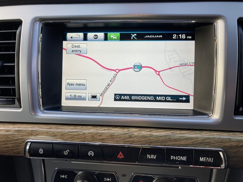 Jaguar 2.2d Premium Luxury Saloon 4dr Diesel Auto Euro 5 (s/s) (200 ps)