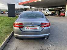 Jaguar 2.2d Premium Luxury Saloon 4dr Diesel Auto Euro 5 (s/s) (200 ps)