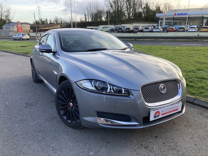 Jaguar 2.2d Premium Luxury Saloon 4dr Diesel Auto Euro 5 (s/s) (200 ps)