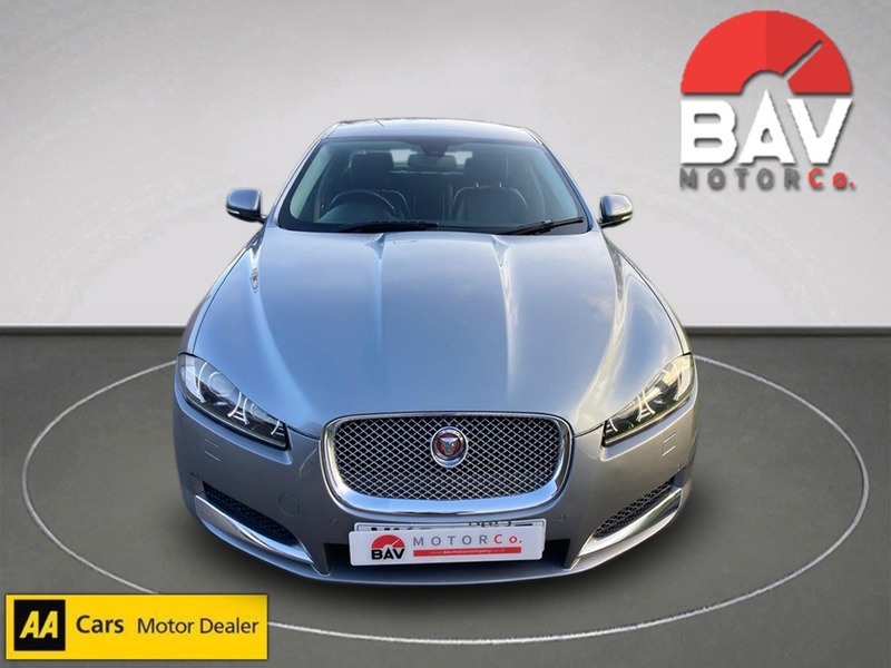 Jaguar 2.2d Premium Luxury Saloon 4dr Diesel Auto Euro 5 (s/s) (200 ps)