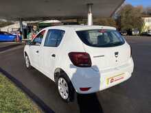 Dacia 1.0 SCe Essential Hatchback 5dr Petrol Manual Euro 6 (75 ps)