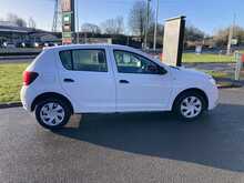 Dacia 1.0 SCe Essential Hatchback 5dr Petrol Manual Euro 6 (75 ps)