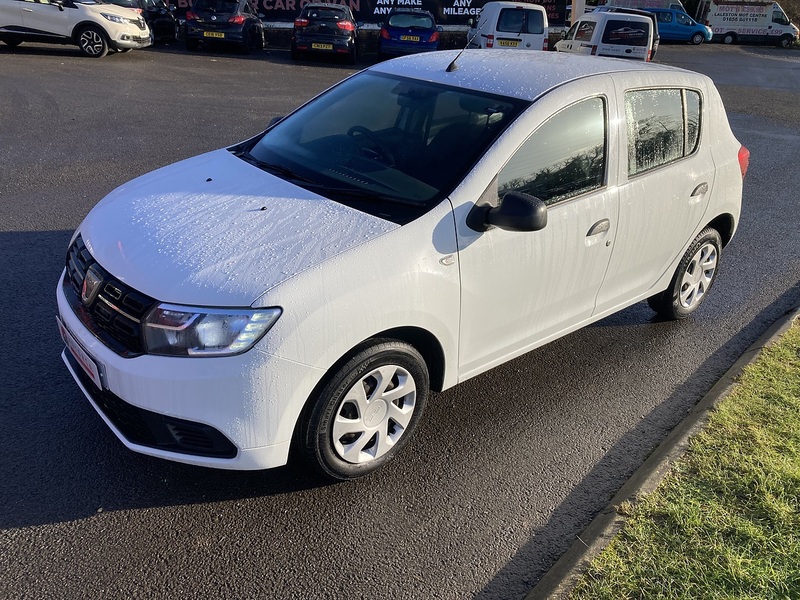 Dacia 1.0 SCe Essential Hatchback 5dr Petrol Manual Euro 6 (75 ps)