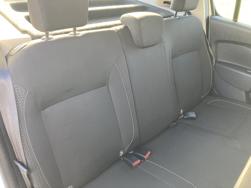 Dacia 1.0 SCe Essential Hatchback 5dr Petrol Manual Euro 6 (75 ps)