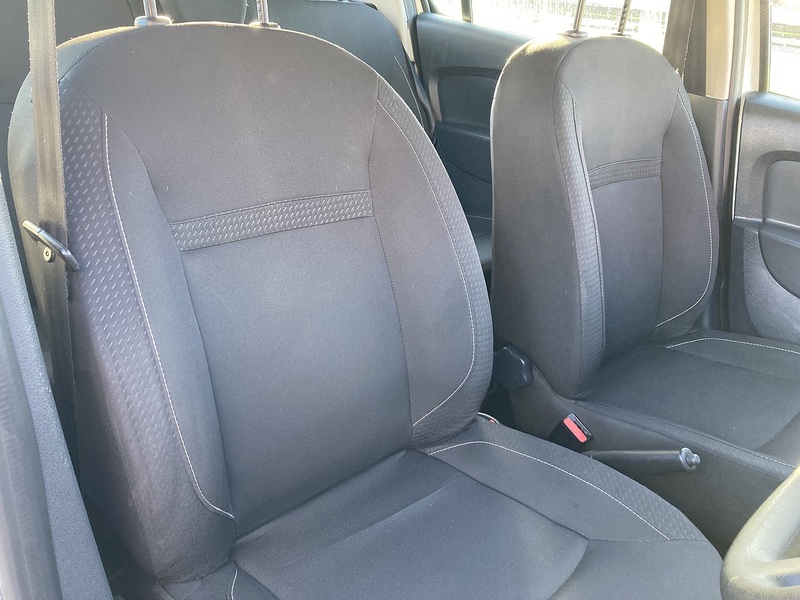 Dacia 1.0 SCe Essential Hatchback 5dr Petrol Manual Euro 6 (75 ps)