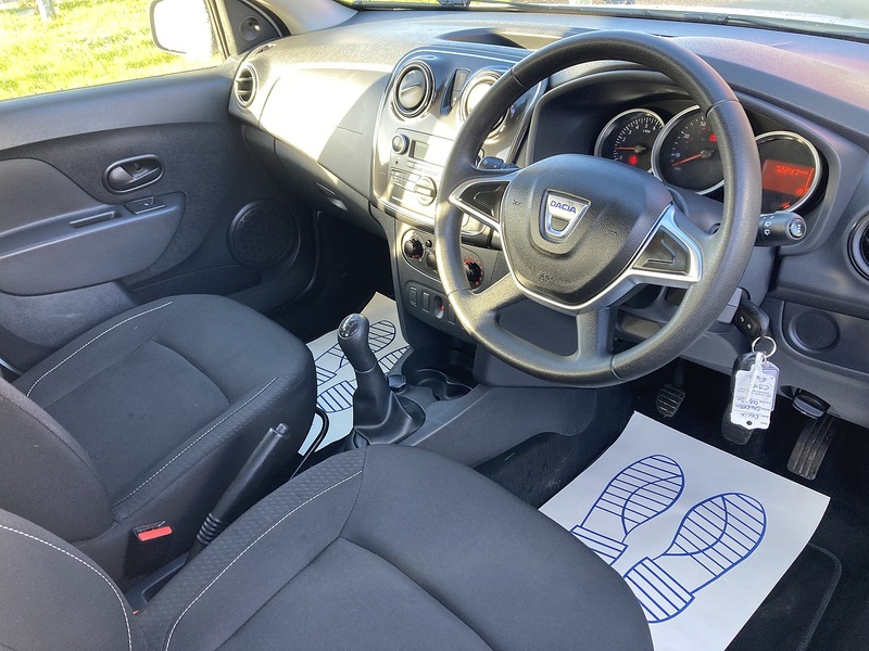 Dacia 1.0 SCe Essential Hatchback 5dr Petrol Manual Euro 6 (75 ps)