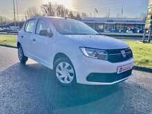 Dacia 1.0 SCe Essential Hatchback 5dr Petrol Manual Euro 6 (75 ps)