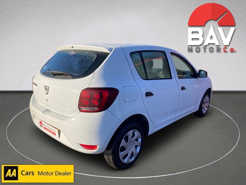 Dacia 1.0 SCe Essential Hatchback 5dr Petrol Manual Euro 6 (75 ps)