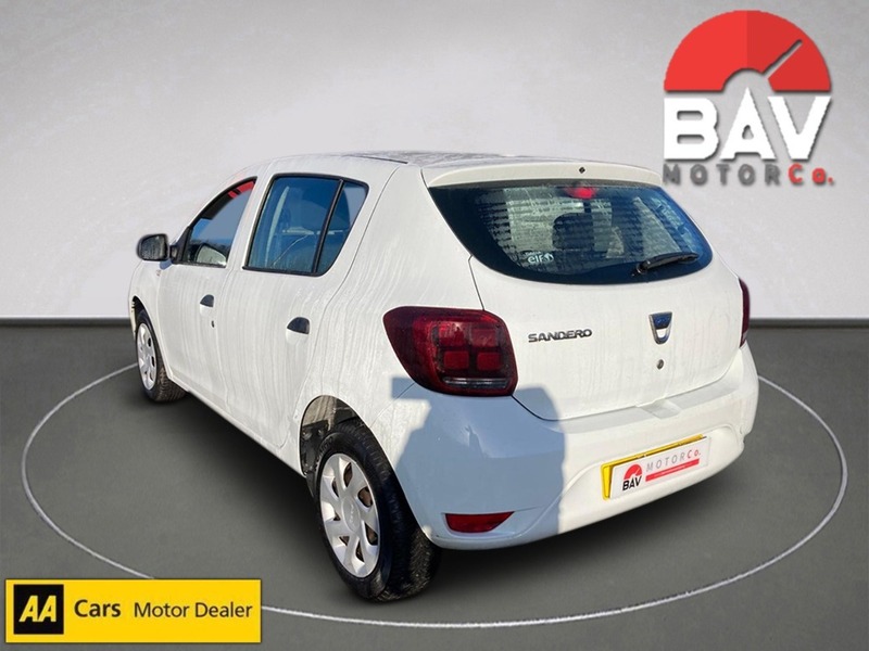 Dacia 1.0 SCe Essential Hatchback 5dr Petrol Manual Euro 6 (75 ps)