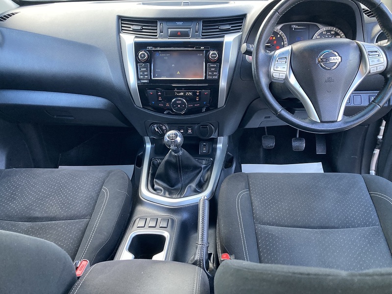 Nissan 2.3 dCi N-Connecta Pickup Double Cab 4dr Diesel Manual 4WD Euro 5 (190 ps)