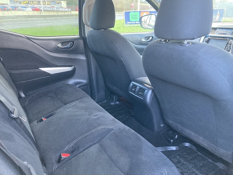 Nissan 2.3 dCi N-Connecta Pickup Double Cab 4dr Diesel Manual 4WD Euro 5 (190 ps)