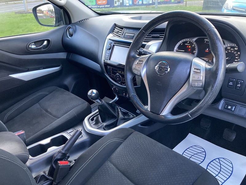 Nissan 2.3 dCi N-Connecta Pickup Double Cab 4dr Diesel Manual 4WD Euro 5 (190 ps)