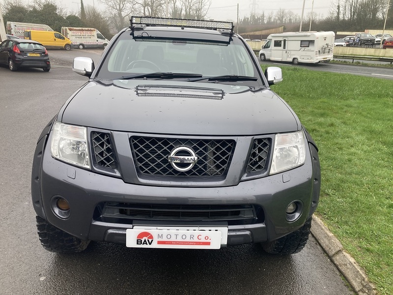 Nissan 2.5 dCi Tekna Pickup Double Cab 4dr Diesel Manual 4WD Euro 5 (190 ps)