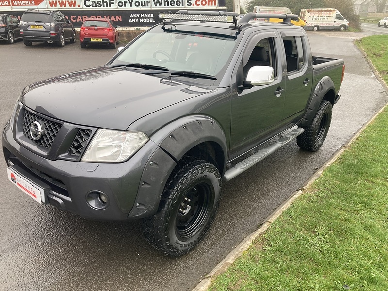 Nissan 2.5 dCi Tekna Pickup Double Cab 4dr Diesel Manual 4WD Euro 5 (190 ps)