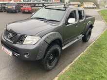 Nissan 2.5 dCi Tekna Pickup Double Cab 4dr Diesel Manual 4WD Euro 5 (190 ps)