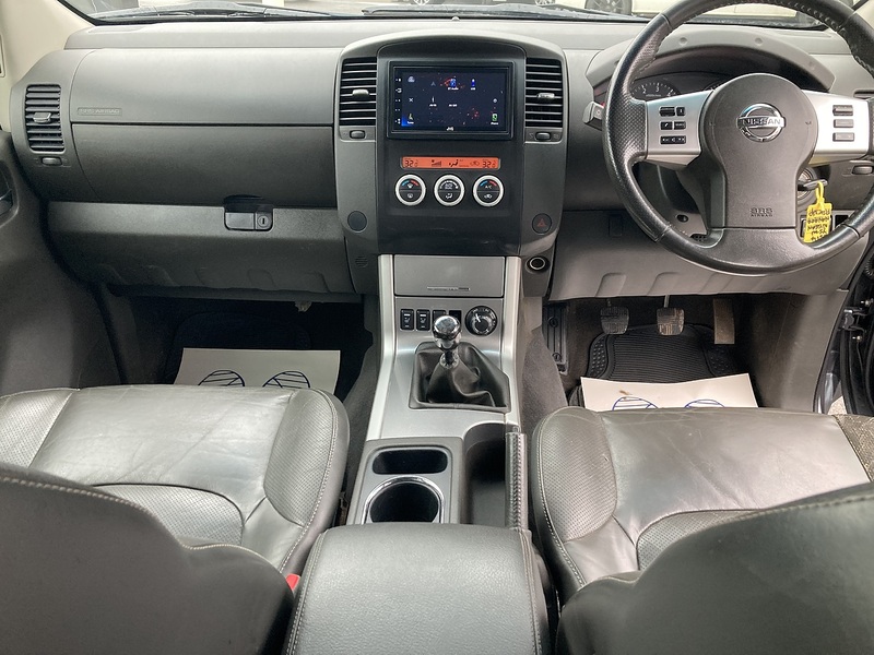 Nissan 2.5 dCi Tekna Pickup Double Cab 4dr Diesel Manual 4WD Euro 5 (190 ps)