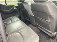 Nissan 2.5 dCi Tekna Pickup Double Cab 4dr Diesel Manual 4WD Euro 5 (190 ps)