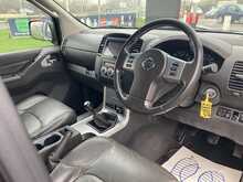 Nissan 2.5 dCi Tekna Pickup Double Cab 4dr Diesel Manual 4WD Euro 5 (190 ps)