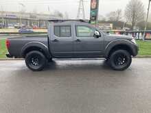 Nissan 2.5 dCi Tekna Pickup Double Cab 4dr Diesel Manual 4WD Euro 5 (190 ps)